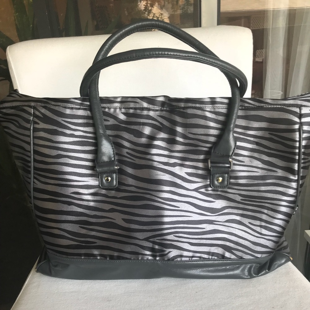 ION BEACH BAG/ TRAVEL TOTE (NWOT)